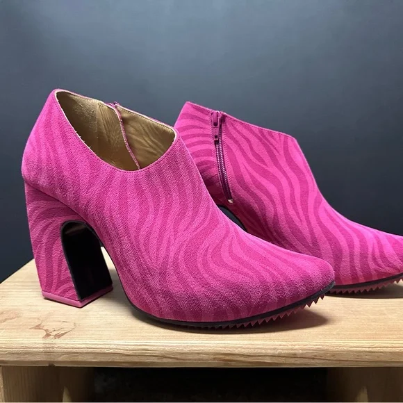 John Fluevog Vibrant Pink Heeled Boots - Picture 2 of 6